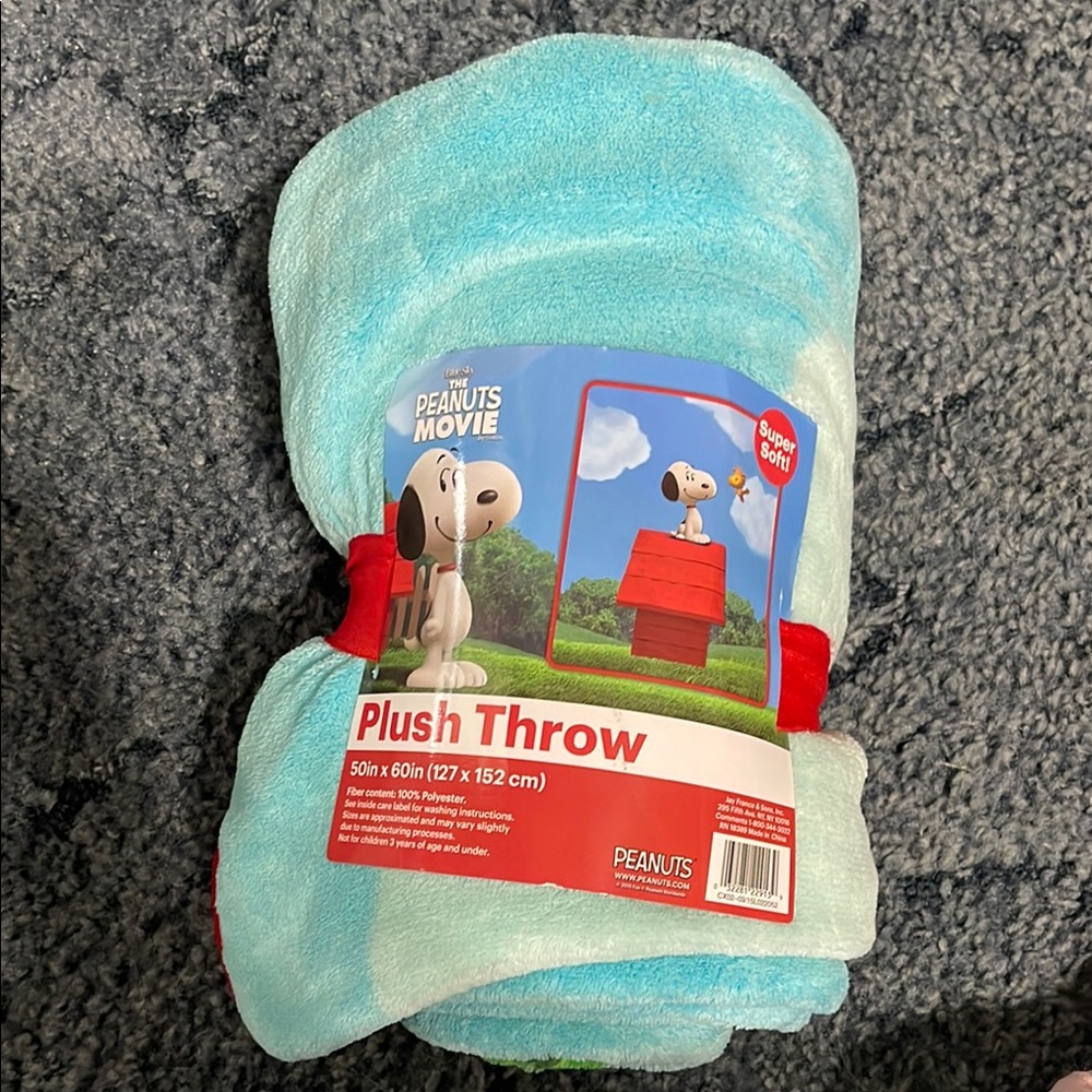 🍓 Peanuts Snoopy Plush Throw Blanket